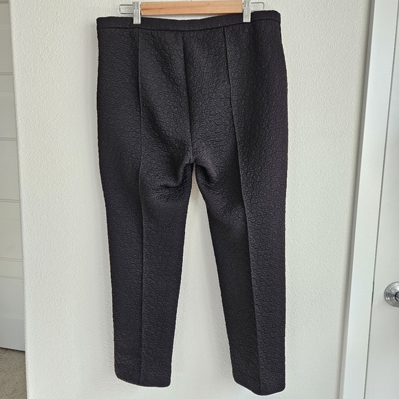 Michael Kors Elegant Black Textured Women's Pants. Size Large - Picture 2 of 9